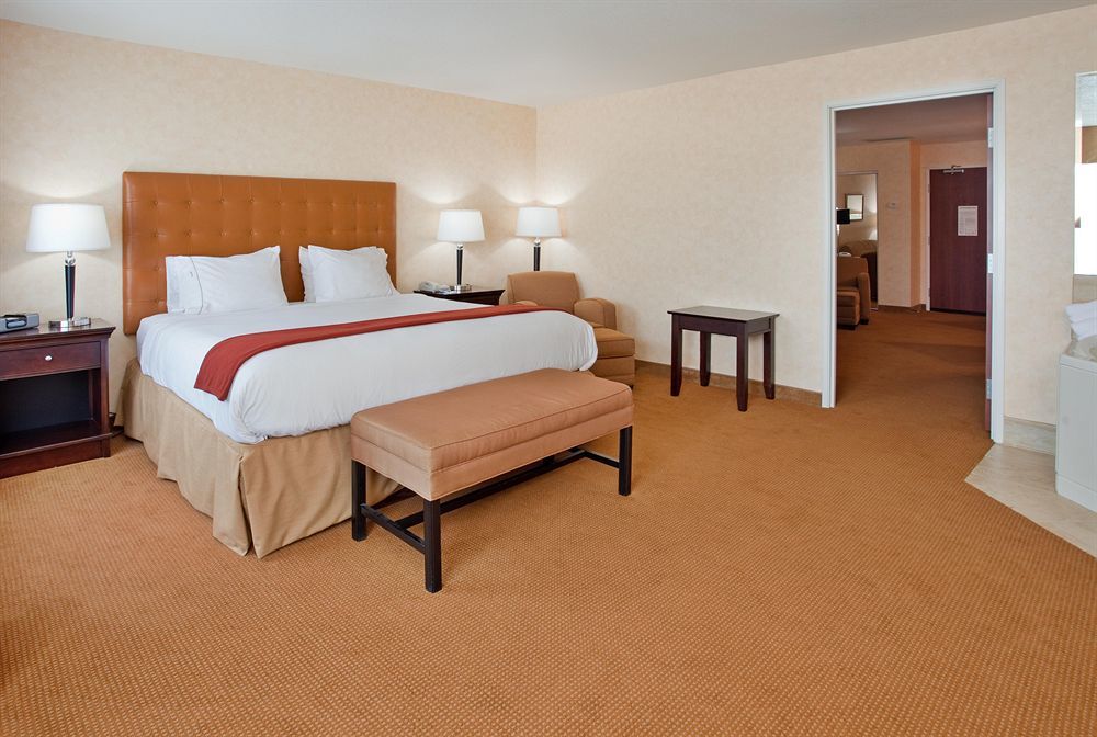 Holiday Inn Express Lawrence By Ihg Ngoại thất bức ảnh