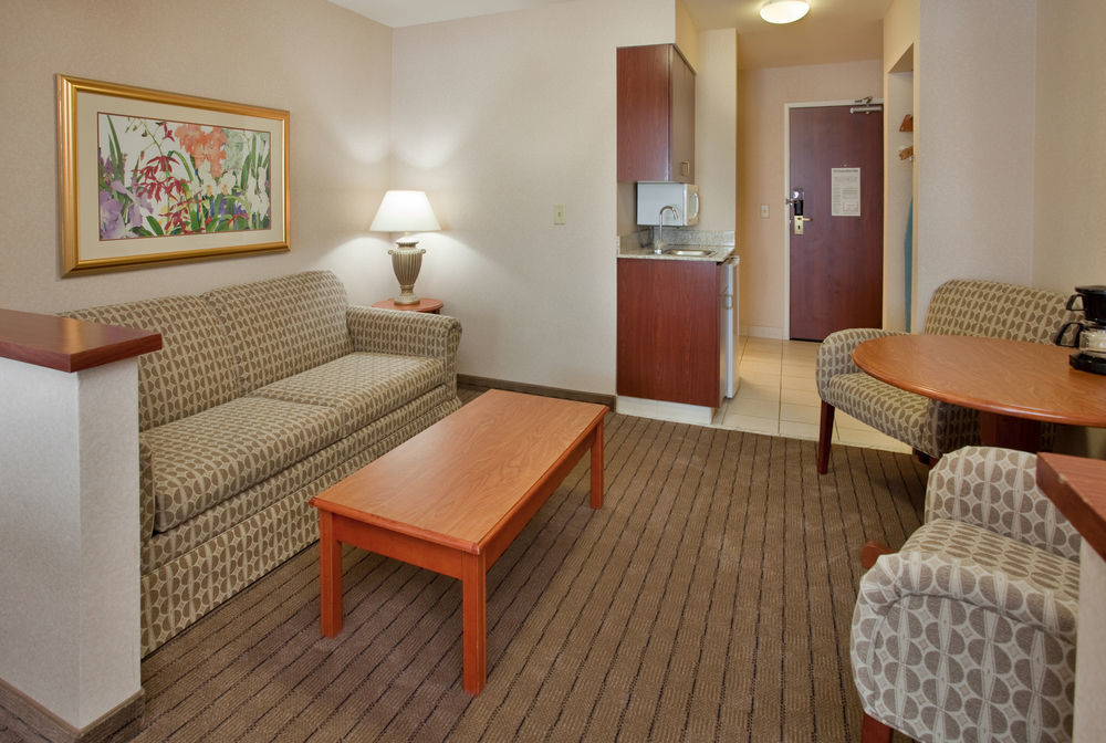 Holiday Inn Express Lawrence By Ihg Ngoại thất bức ảnh