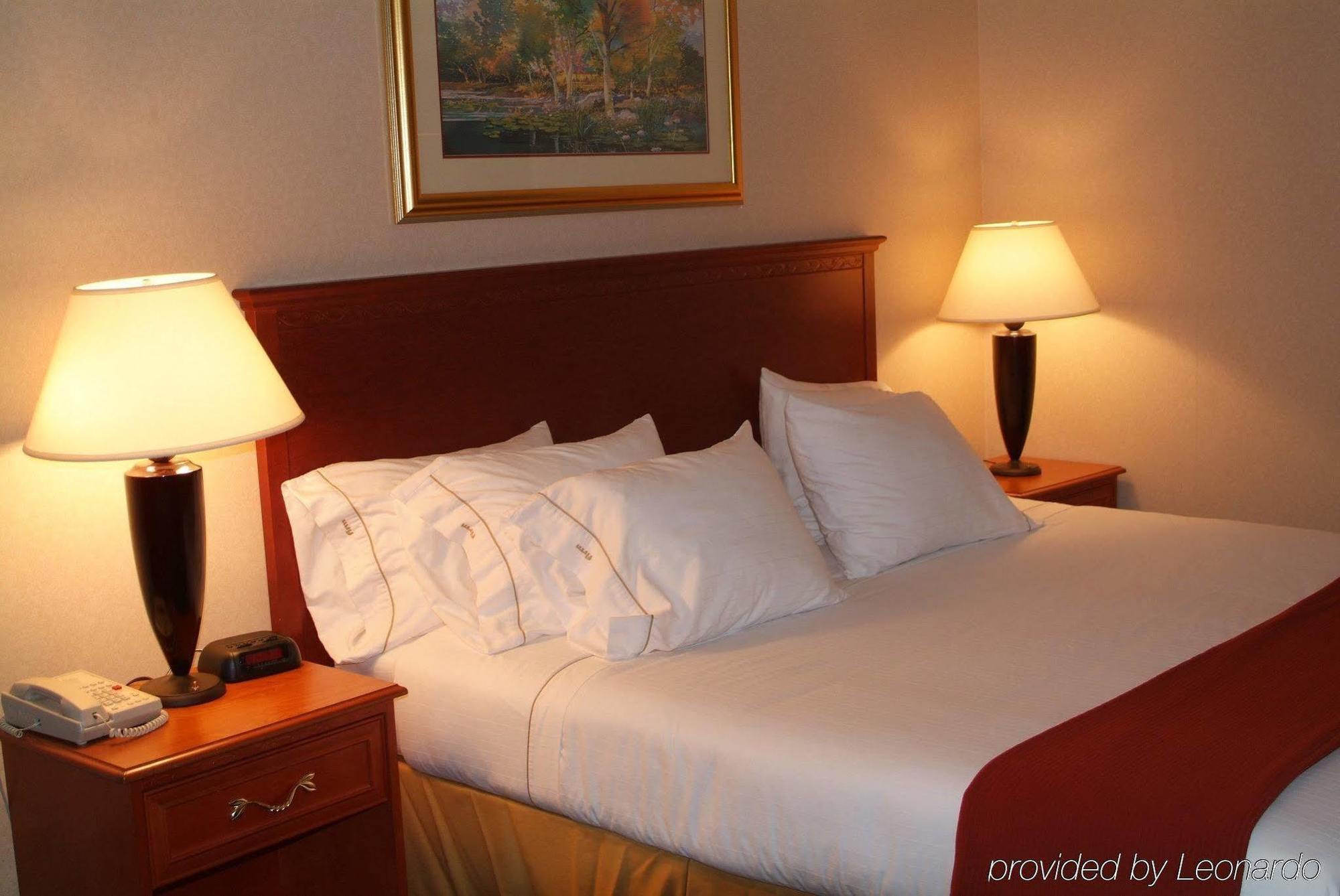 Holiday Inn Express Lawrence By Ihg Ngoại thất bức ảnh