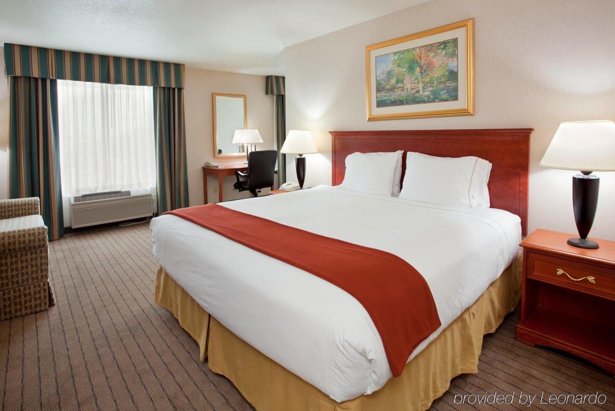 Holiday Inn Express Lawrence By Ihg Ngoại thất bức ảnh