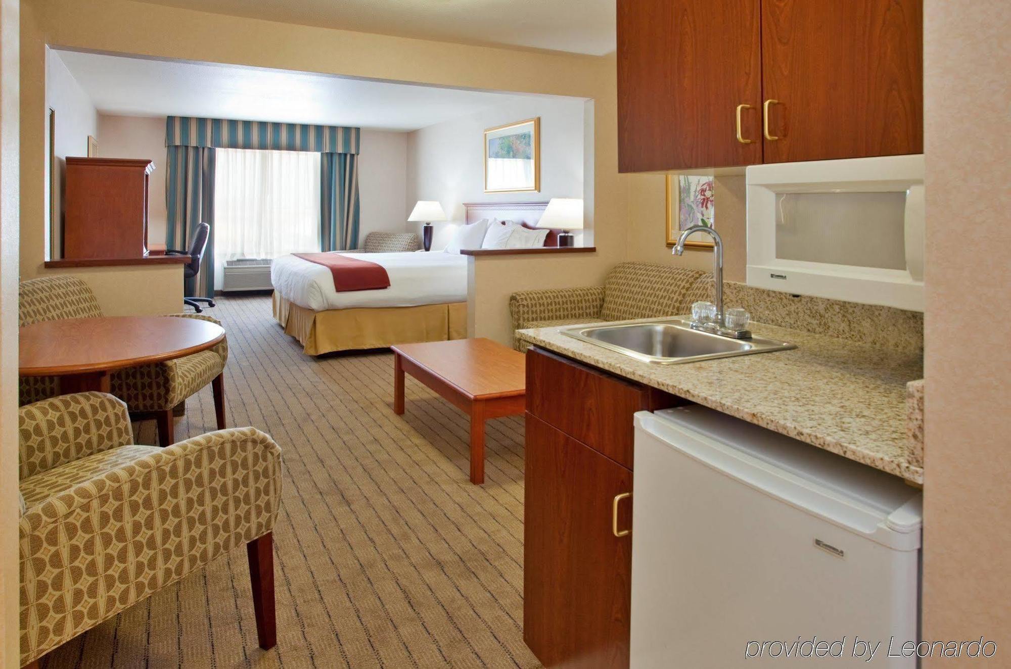 Holiday Inn Express Lawrence By Ihg Ngoại thất bức ảnh