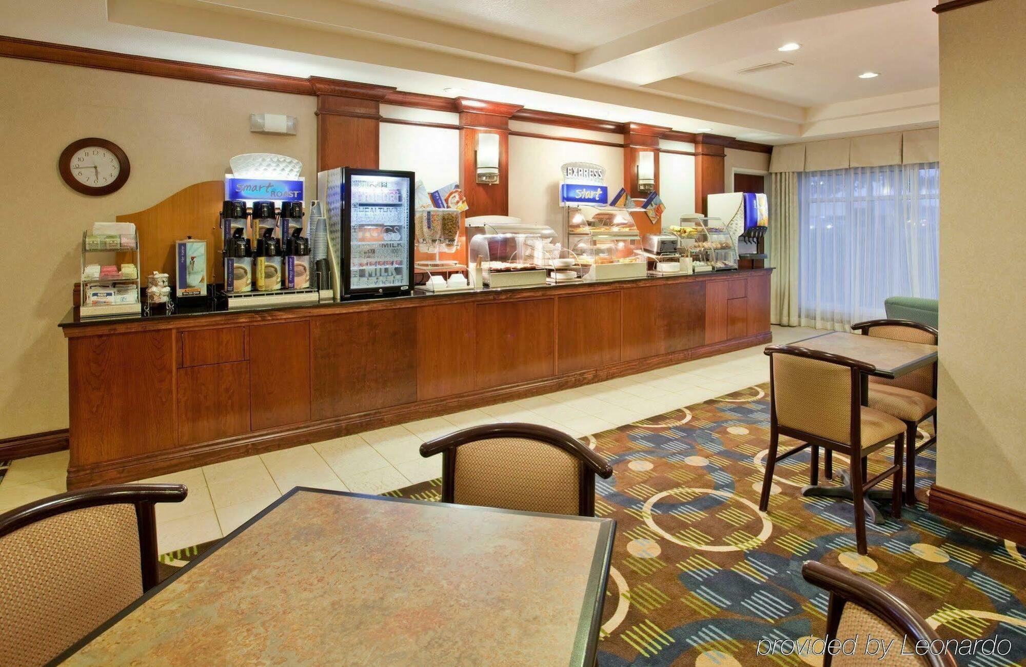 Holiday Inn Express Lawrence By Ihg Ngoại thất bức ảnh