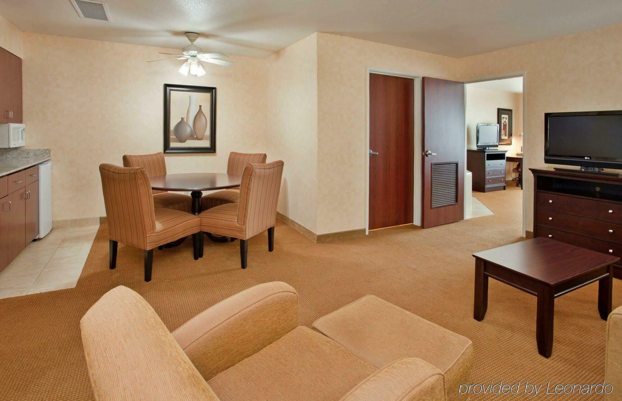 Holiday Inn Express Lawrence By Ihg Ngoại thất bức ảnh