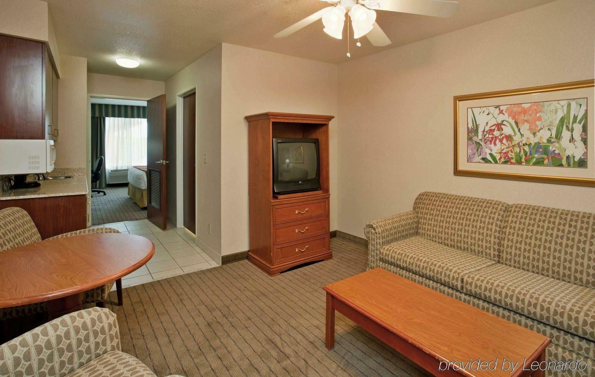 Holiday Inn Express Lawrence By Ihg Ngoại thất bức ảnh